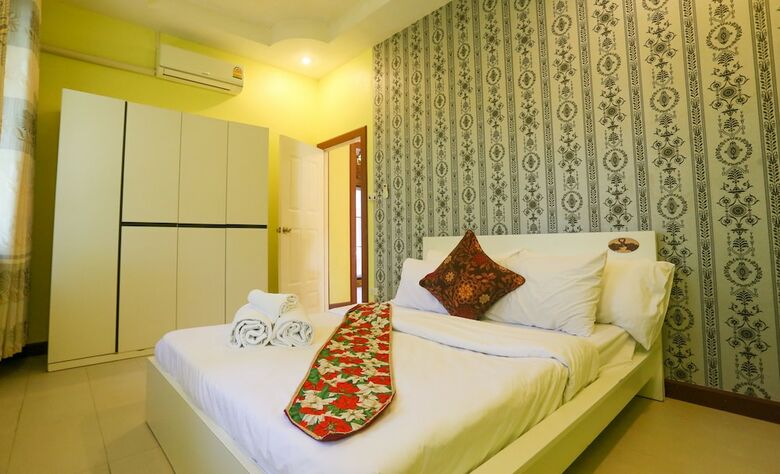 Hotel Phalaburi Resort