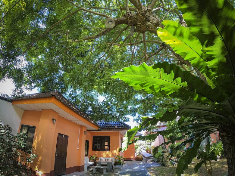 Hotel Phalaburi Resort