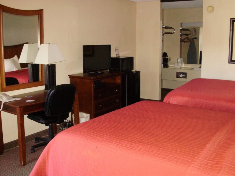 Hotel Trade Winds Central Inn