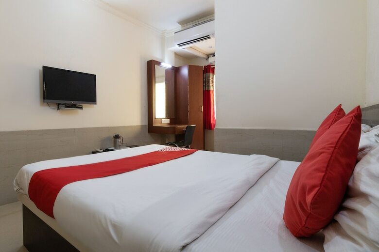 Hotel Oyo 9251 Grand Krishna