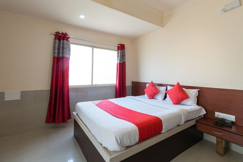 Hotel Oyo 9251 Grand Krishna