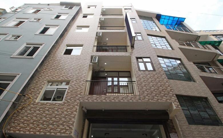 Hotel Oyo 9273 Surya Palace