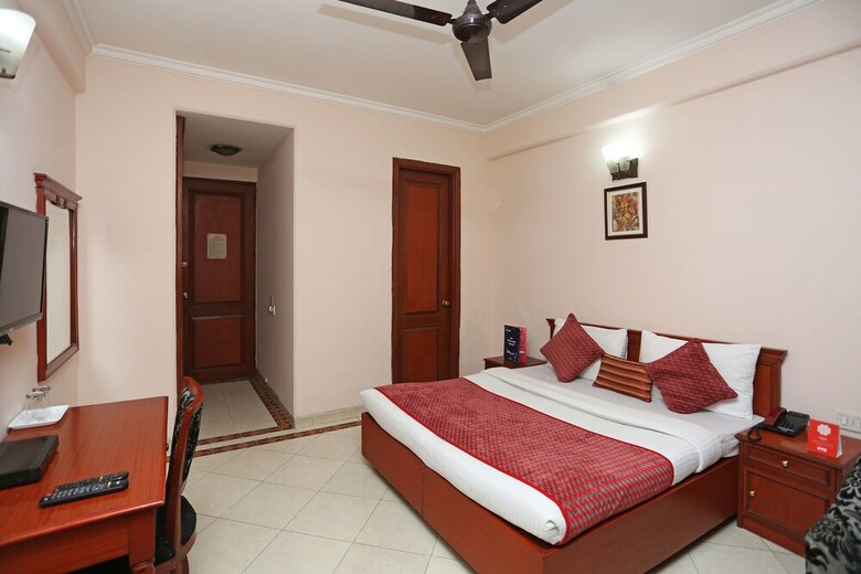 Oyo 3865 Hotel Corporate Park