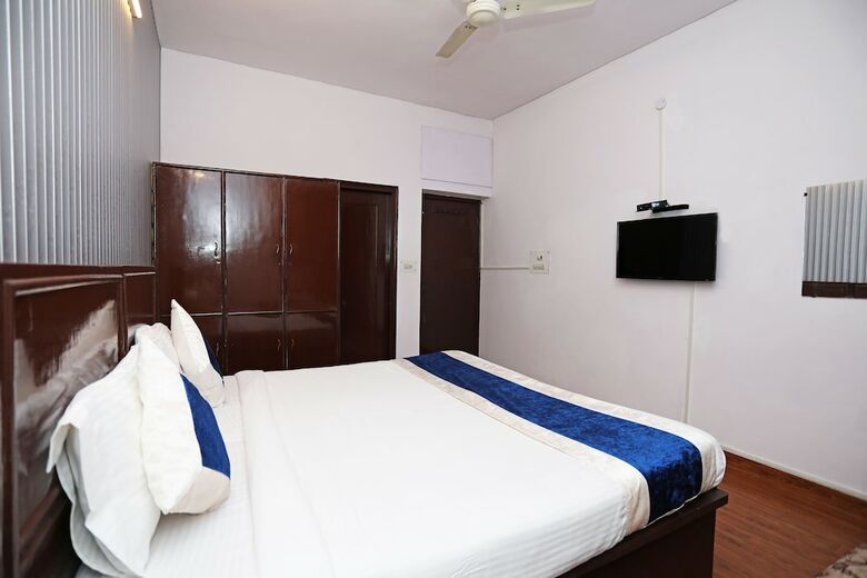 Oyo 9534 Hotel Heights