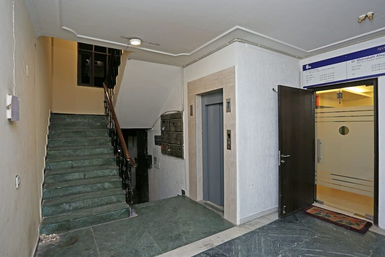 Hotel Oyo 9720 Home Stay Virat Residency