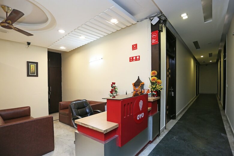 Hotel Oyo 9720 Home Stay Virat Residency