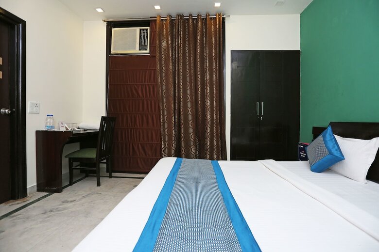 Hotel Oyo 9720 Home Stay Virat Residency
