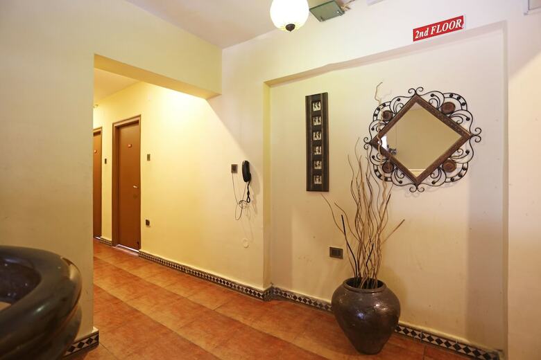 Oyo 2207 Hotel Transit