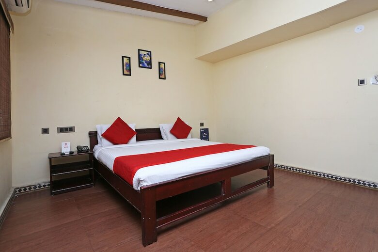 Oyo 2207 Hotel Transit