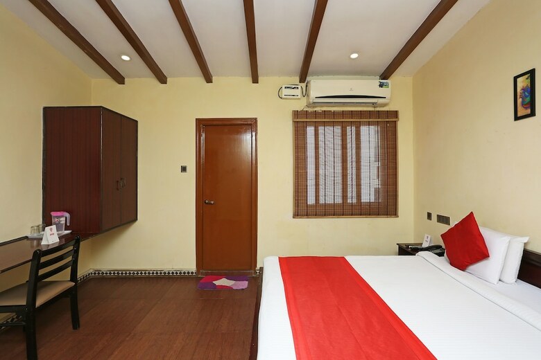 Oyo 2207 Hotel Transit