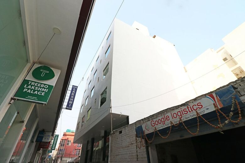 Oyo 10274 Hotel Aamara