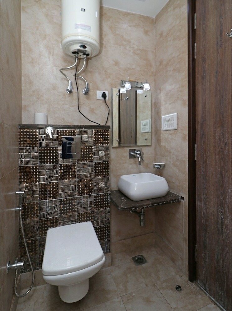 Hotel Oyo 10938 Season Grand