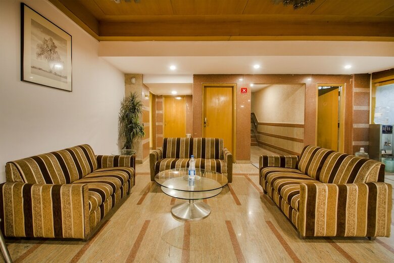 Hotel Oyo 9303 Celebrity Skyhy Rooms