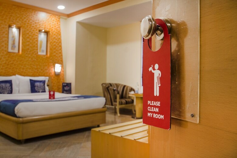 Hotel Oyo 9303 Celebrity Skyhy Rooms
