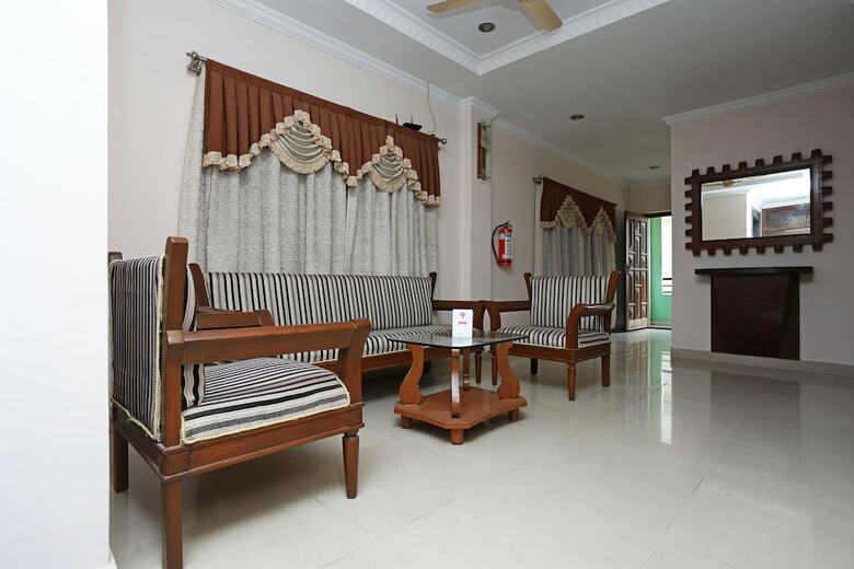 Hotel Oyo 8932 Delight Inn Gachibowli