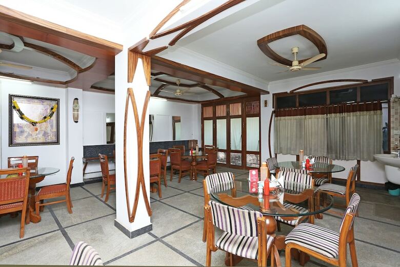 Hotel Oyo 8932 Delight Inn Gachibowli