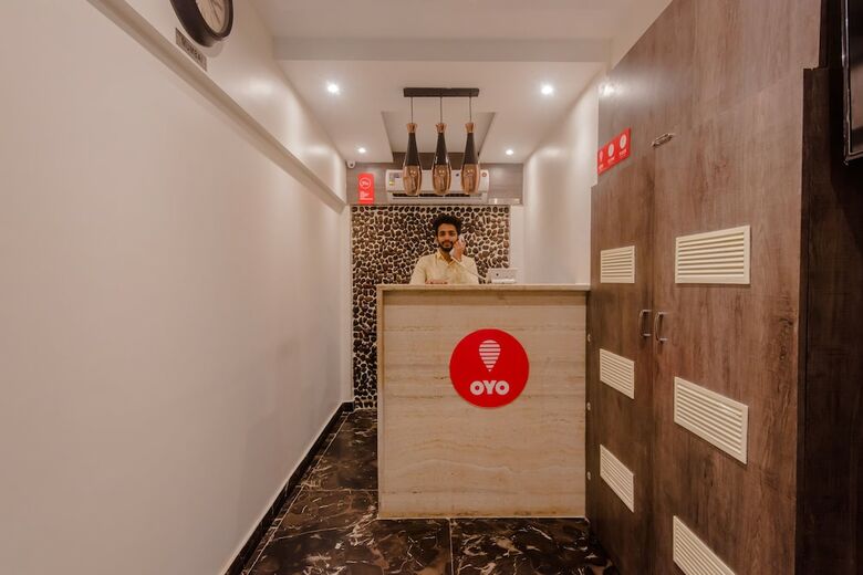 Oyo 10056 Hotel Elite