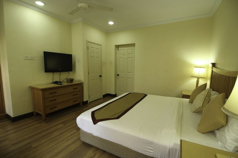 Oyo 10785 Home Bright 1 Bhk Sunset Beach