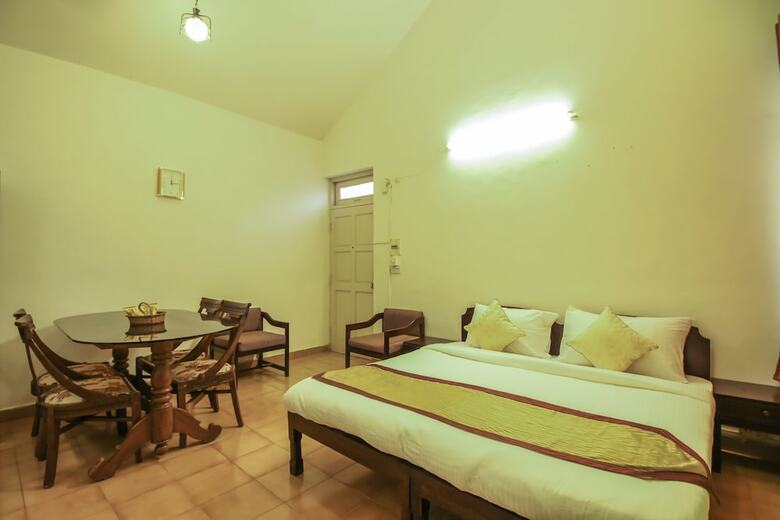 Hotel Oyo 10495 Home Poolview 1bhk Candolim