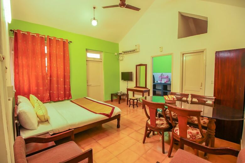 Hotel Oyo 10495 Home Poolview 1bhk Candolim