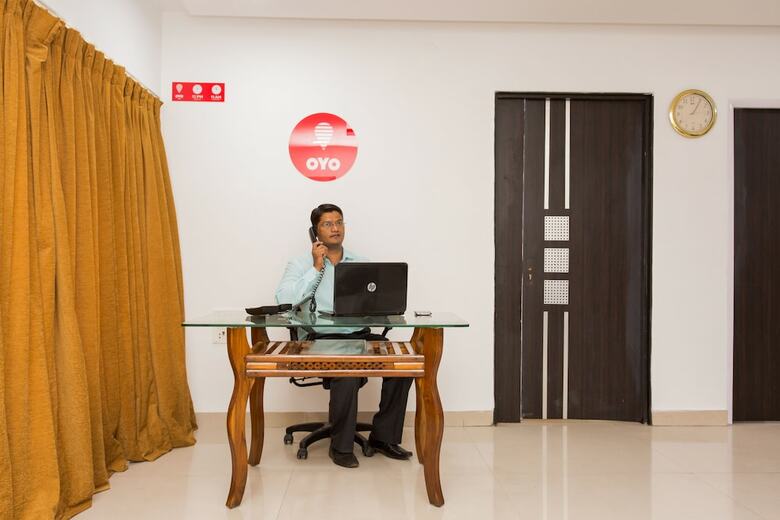 Hotel Oyo 7150 Apartment Metro View Residency
