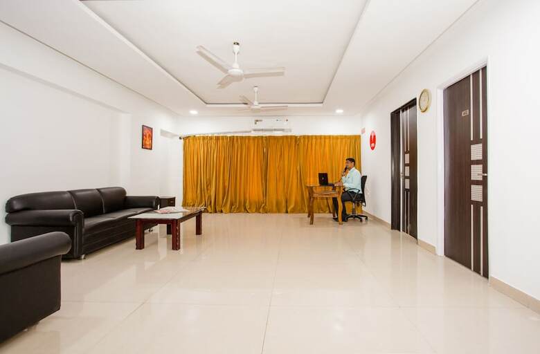 Hotel Oyo 7150 Apartment Metro View Residency