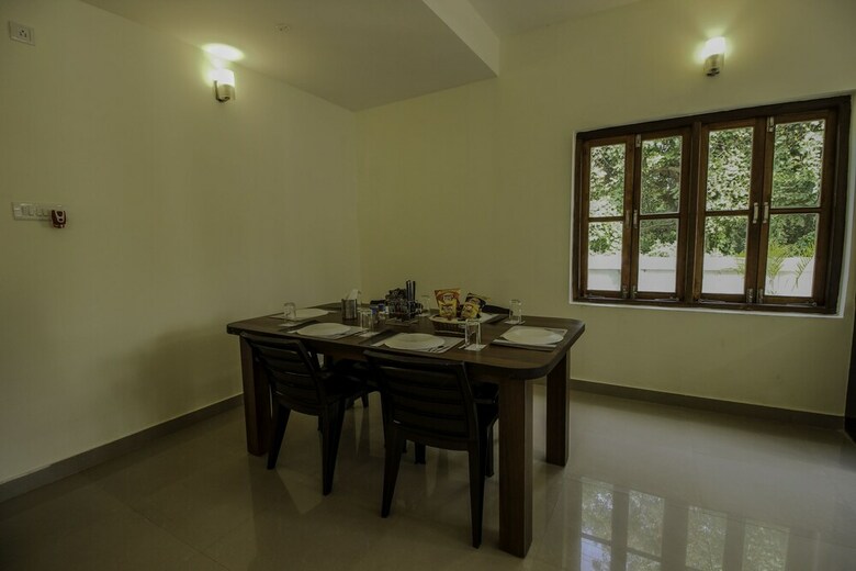 Apartamentos Oyo 9891 Home Poolside 2bhk Villa Thalassa