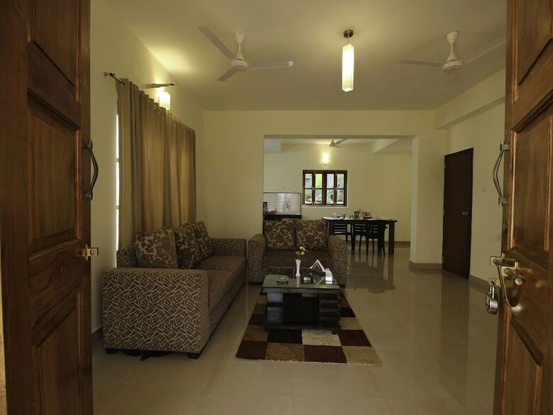 Apartamentos Oyo 9891 Home Poolside 2bhk Villa Thalassa