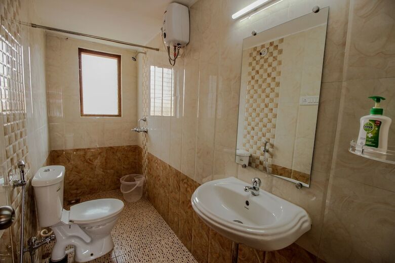 Apartamentos Oyo 9891 Home Poolside 2bhk Villa Thalassa