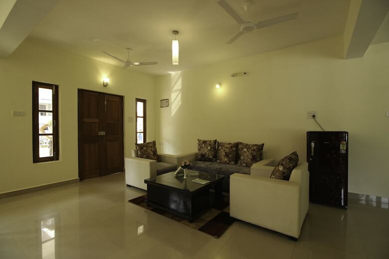 Apartamentos Oyo 9891 Home Poolside 2bhk Villa Thalassa