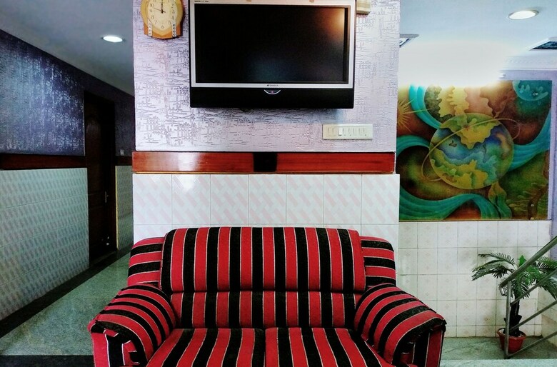 Hotel Oyo 10435 Star Deluxe Lodge