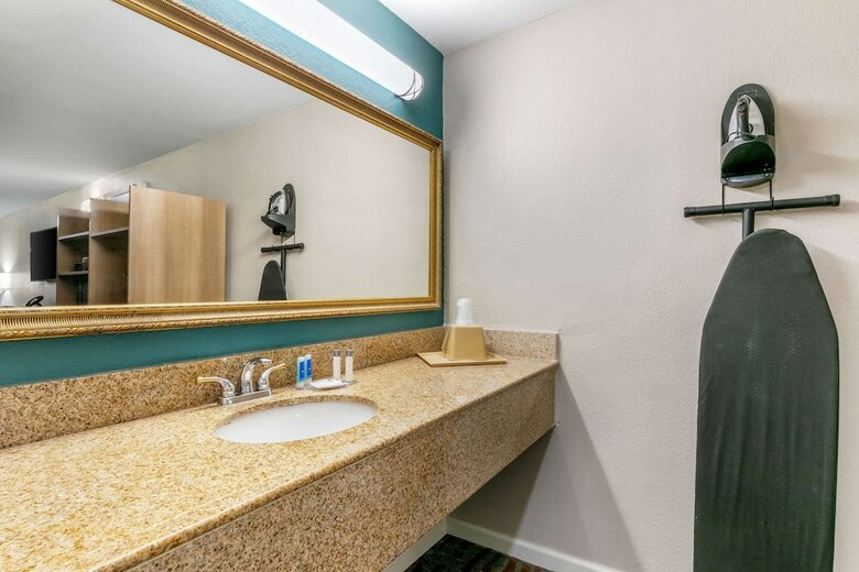 Hotel Rodeway Inn