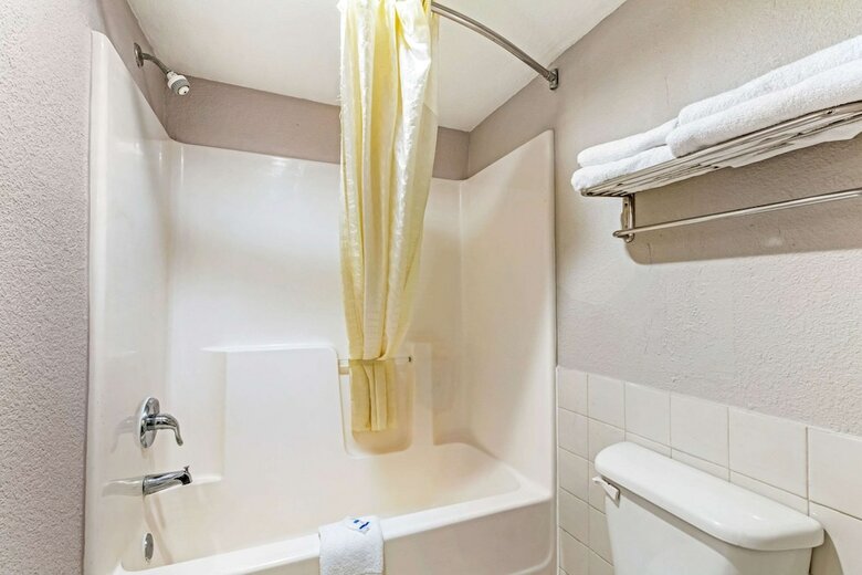 Hotel Rodeway Inn