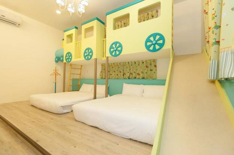 Bed & Breakfast Dream Out Of Eggs And Children