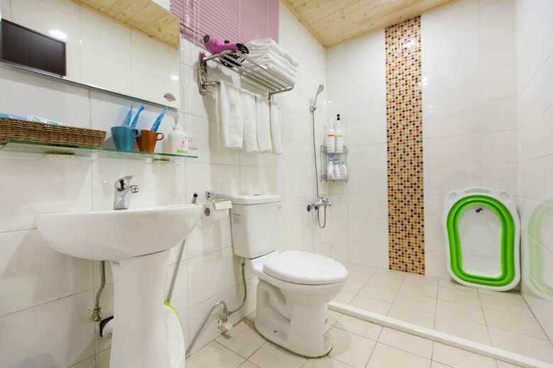 Bed & Breakfast Dream Out Of Eggs And Children