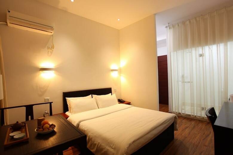 XI Hotel
