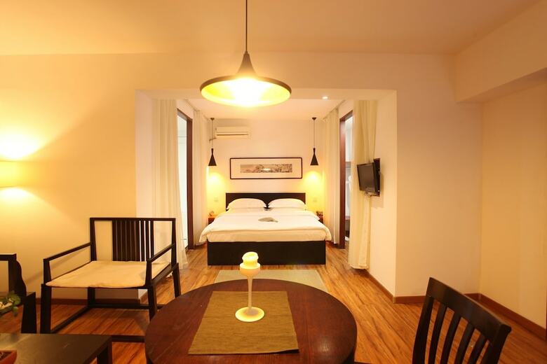 XI Hotel