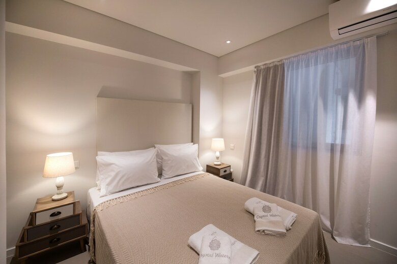 Hotel Crystal Waters