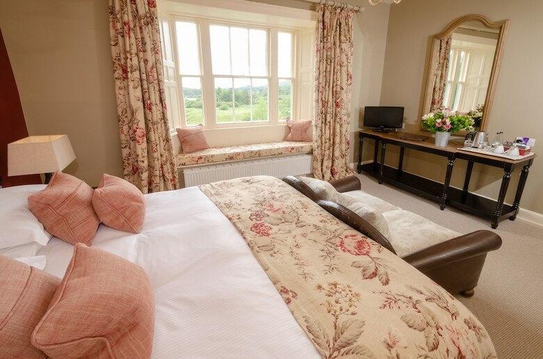 Hotel The Eltermere Inn