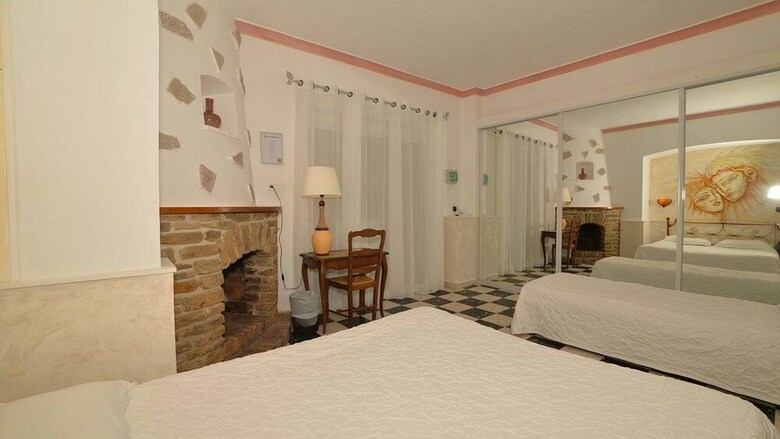 Hotel H�tel Les Flots Bleus
