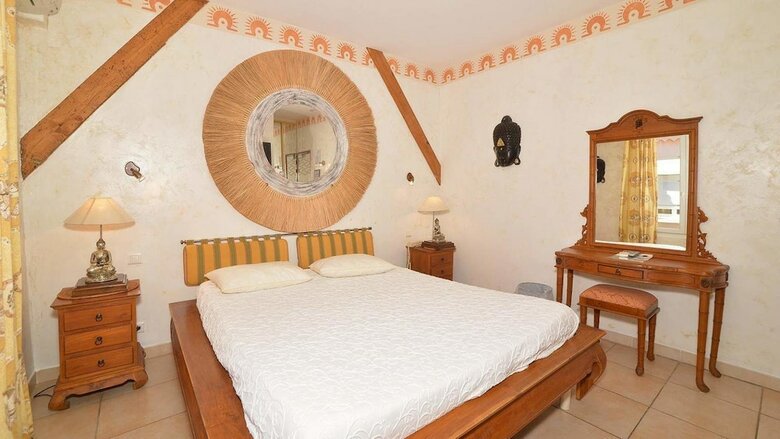 Hotel H�tel Les Flots Bleus