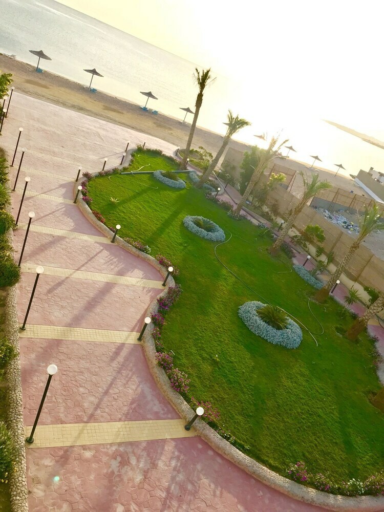 Apartamentos Cecelia Resort