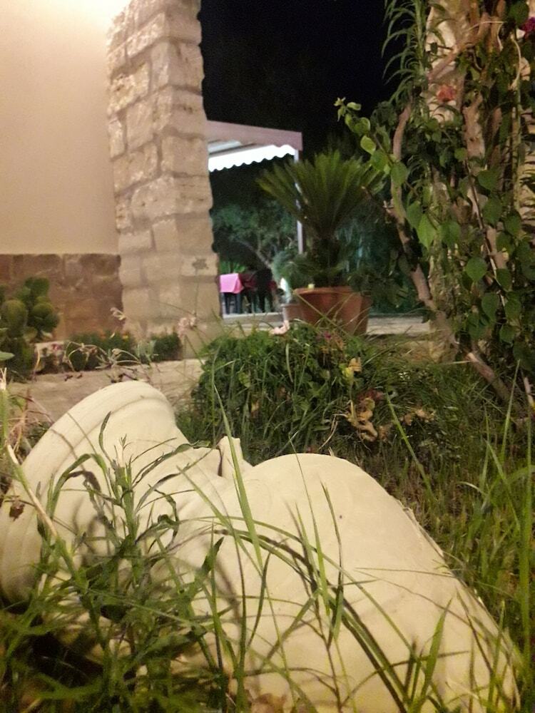 Bed & Breakfast La Suite Di Segesta