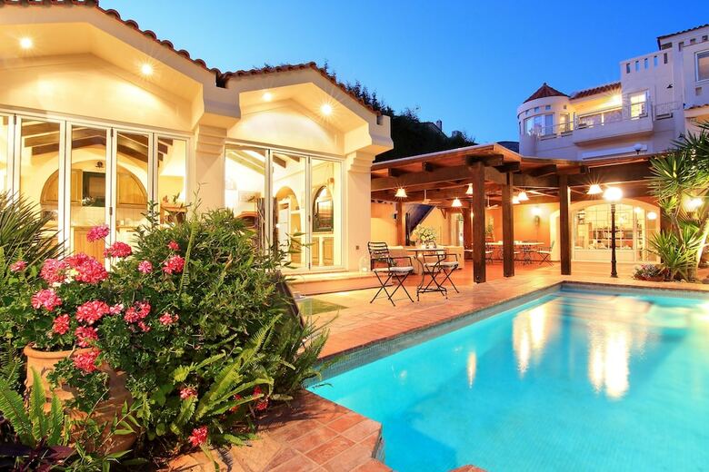 Villa Oasis Pool House