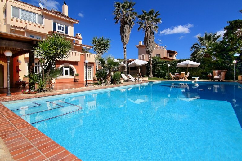 Villa Oasis Pool House