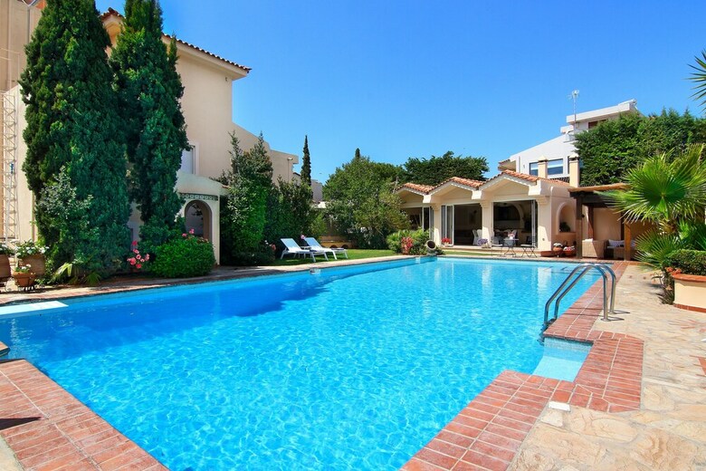 Villa Oasis Pool House
