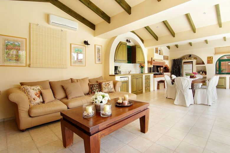 Villa Oasis Pool House