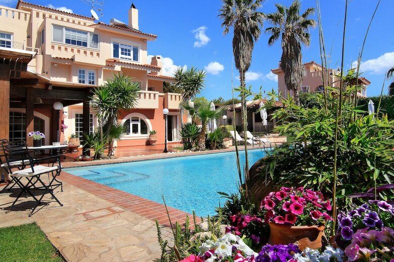 Villa Oasis Pool House