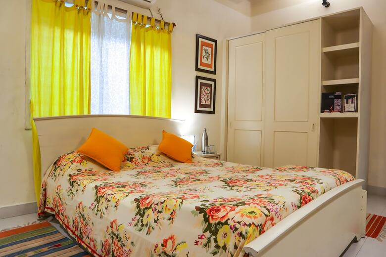 Hotel 5/4 - Calcutta's Freshest Bnb