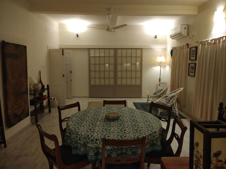 Hotel 5/4 - Calcutta's Freshest Bnb